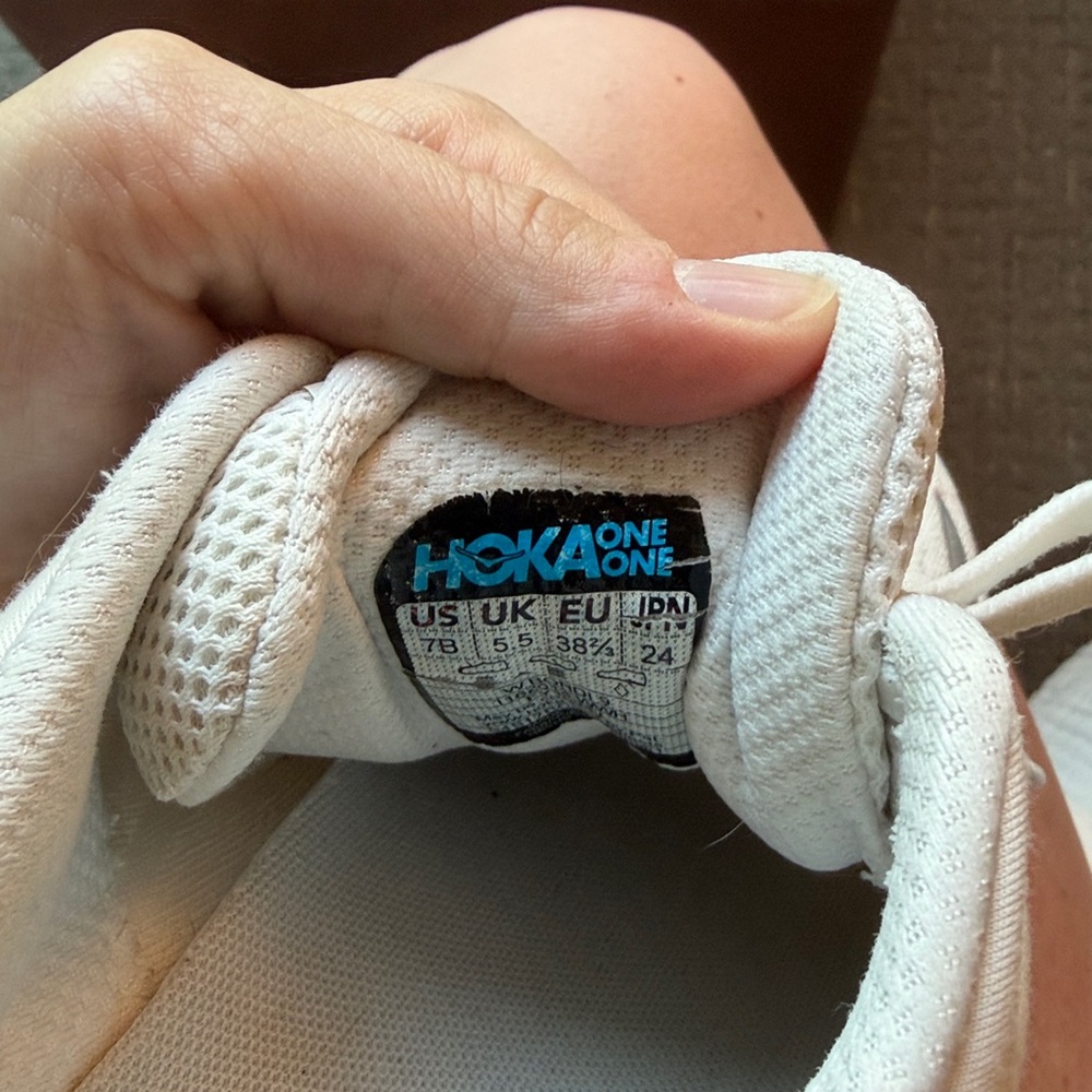 HOKA Women’s Bondi 9 in white/white size 7 - Picture 5 of 5